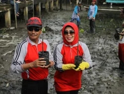 Peringati Hari Bumi, Pj. Walikota Tanjungpinang tanam mangrove