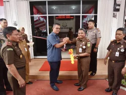 Peresmian Gedung Kajari Bintan, Bupati Bintan Serahkan Bantuan Mobil Operasional