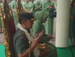 Tiba di Batam, Pangdam I/BB dan Istri Disambut Tepung Tawar