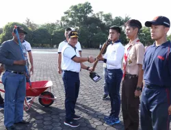 Bersih-bersih Pantai Sempena Hari Dharma Samudera