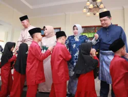 Warga Tanjungpinang Sambangi Bukit Manuk untuk Open House