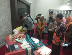 Tim IKKON BEKRAF Melakukan Ekspos Produk Ekraf di depan Walikota