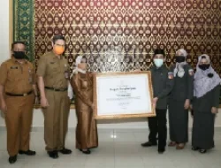 Saling Beri Penghargaan, Bawaslu Tanjungpinang dan Walikota Sinergi Sukseskan Pilkada 2020