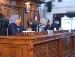 Plt. Walikota Tanjungpinang Sampaikan Ranperda Tentang Pertanggungjawaban Pelaksanaan APBD 2019