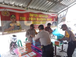 Personil Polsek Tanjungpinang Timur melaksanakan kegiatan masak memasak di Kompleks Bintan Center