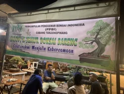 Samping Kedai Kopi WW Ada Pameran Bonsai
