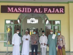 Polres Kobar Berikan Himbauan Kamtibmas dan Prokes Dalam Kegiatan Safari Jumat
