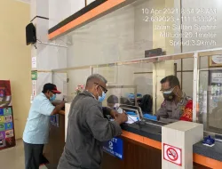 Cegah Penularan Covid – 19, Personil Samsat Satlantas Polres Kobar Terapkan Prokes Dalam Pelayanan STNK