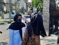Skrining Dengan Thermo Gun Rutin dilaksanakan Personil Satintelkam Polres Kobar Secara Rutin