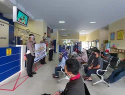 Sat Lantas Polres Kobar Selalu Sosialisasikan Protokol Kesehatan Kepada Para Pemohon SIM