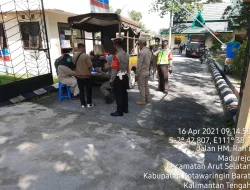 Polres Kobar laksanakan Ops Yustisi bersama TNI dan Satpol-PP guna mencegah penyebaran Covid-19