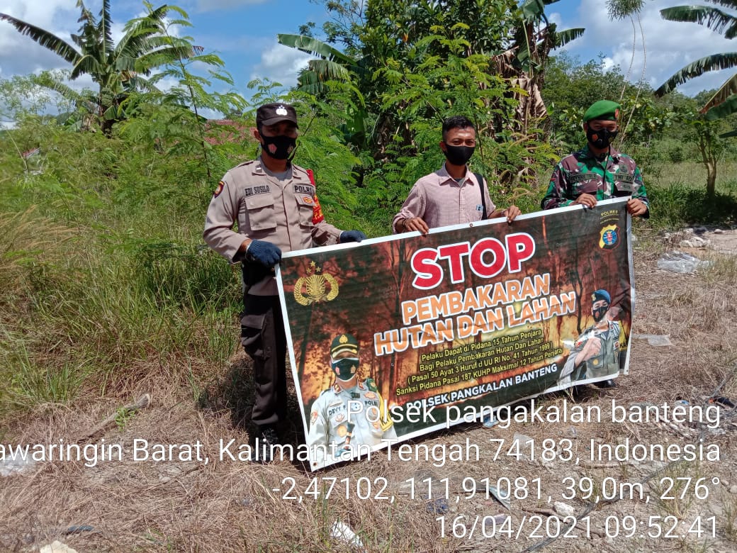 Sinergitas TNI-POLRI lakukan Sosialisasi Kepada Warga Tentang Larangan Bakar Hutan
