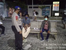 Aipda Dharma Laksanakan Polmas Perairan Pada Malam Hari