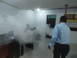 Satresnarkoba Terus Lakukan Penyemprotan Fogging Disinsfektan