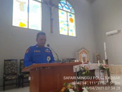Personel Satpolairud Polres Kobar Berikan Imbauan Prokes dan Kamtibmas Di Gereja Katolik Santo Paulus