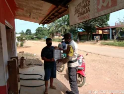 Personil Polsek Aruta Lakukan Sosialisasi maklumat Kapolda Kalteng Di Kel Pangkut