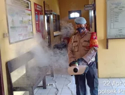 Kegiatan Penyemprotan rutin Polsek Pangkalan Lada
