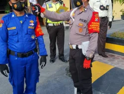 Deteksi dini penyebaran Corona, Propam dan Urkes setiap hari rutin cek suhu badan anggota Polres Kobar