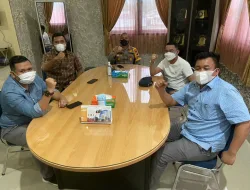 Jelang Berbuka, Ketua KNPI Riau Diskusi Serius Dengan Kapolres Kampar