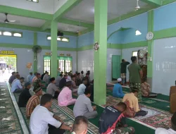 Satgas TMMD Ke – 111 Kodim 0315/Bintan Berbaur Bersama Warga Marok Tua Tunaikan Sholat Jumat