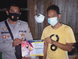 Malam Minggu, Polisi Silahturahmi Di Rumah Warganya Dengan Patuhi Prokes Dan Jaga Kesehatannya