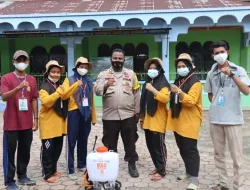 Mahasiswa Universitas Riau Lakukan Penyemprotan Desinfektan