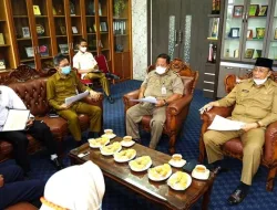 Wakil Bupati Karimun bpk H. Anwar Hasyim, M.Si memimpin rapat persiapan keberangkatan kafilah STQ kabupaten Karimun ke Tanjungpinang di ruang rapat Wakil Bupati.