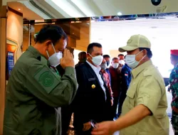 Ansar Dampingi Prabowo Resmikan Dua Unit KRI