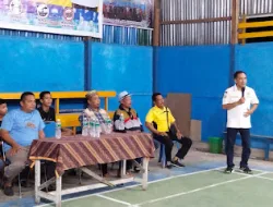 Diikuti Puluhan Tim, Ketua DPRD Inhil Buka Turnamen Bulu Tangkis di Desa Pengalihan