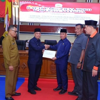 Ketua DPRD Kabupaten Lingga, Ahmad Nashiruddin Pimpin Paripurna