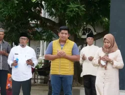 Roby Kurniawan Dampingi Ketua TP PKK Provinsi Dewi Kumalasari Ansar serahkan hewan Kurban untuk 5 Desa, 2 Kecamatan