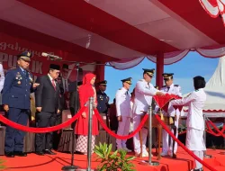 Bupati & Wakil Bupati Natuna Laksanakan Upacara Pengibaran Bendera Merah Putih