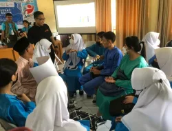 Sirajudin Nur Beri Award Untuk Aktivis Perlindungan Komunitas Anak & Perempuan Firman Gani
