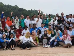 Bersama Sejumlah Instansi, Dispar Kepri Bersihkan Sampah di Kawasan Tepi Laut Tanjungpinang