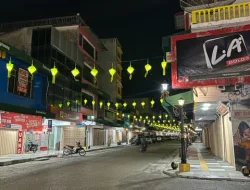 Jelang Idul Fitri, Jalan Merdeka Dihiasi Lampu Ketupat