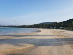 Cantiknya Pesona Pantai Padang Melang Anambas