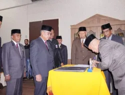 Bupati Lingga Lantik Pejabat Tinggi Pratama, Sekda dan Sejumlah Pejabat Lainnya