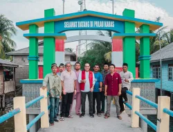 Selain Bagikan Baju Pelampung kepada Nelayan, Sirajudin Bangun Gapura Pelabuhan