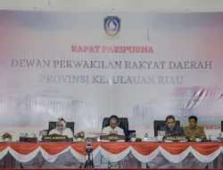 Paripurna DPRD, Wakil Gubernur Sampaikan Jawaban Pemerintah atas Pandum Fraksi DPRD Terhadap Ranperda Tentang Pajak Daerah dan Retribusi Daerah