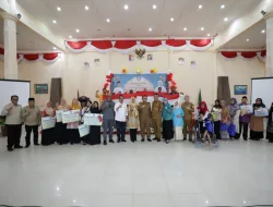 Ilyas Sabli Hadiri Penyerahan Insentif Guru TK, PAUD, RA dan Beasiswa Jenjang Pendidikan Tinggi di Kabupaten Natuna