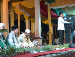 Ribuan Masyarakat Karimun Membanjiri Acara Tabligh Akbar yang Dihadri Gubernur Kepri