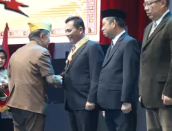 Gubernur Ansar Terima Anugerah Bintang Legiun Veteran RI dari DPP LVRI