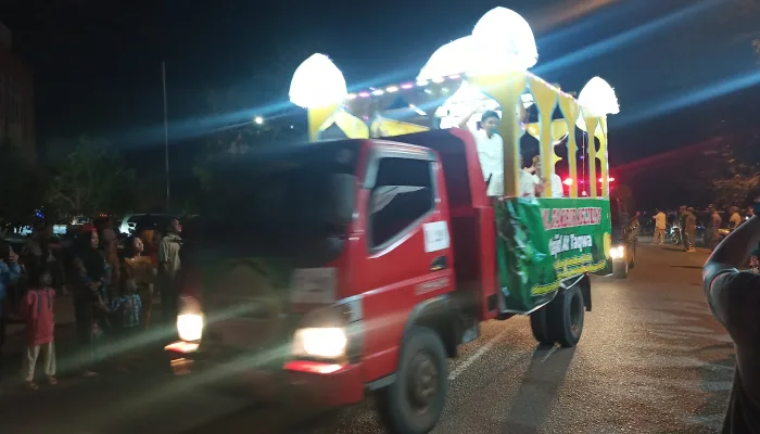 Meriahnya Malam Takbir di Tanjungpinang, Penuh Mobil Hias