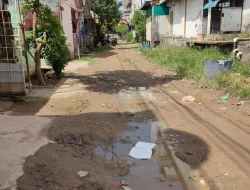 Warga Minta Jalan Fanindo Batam yang Rusak Segera Diperbaiki