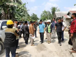 Peningkatan Jalan HR Soebrantas Kembali di Tinjau Pj. Bupati Herman