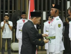 Pj Bupati Inhil Erisman Yahya Kukuhkan 32 Pasukan Pengibar Bendera Pusaka
