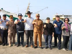 Pj Bupati Inhil bersama Tim Kemenkomarves RI Tinjau Pelabuhan Parit 21 Tembilahan