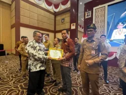 Kabupaten Lingga Raih Predikat “Informatif” dalam Penganugerahan Keterbukaan Informasi Publik 2024