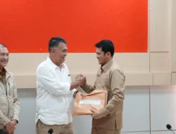 Bupati Natuna Serahkan DPA 2025 untuk OPD, Tekankan Penggunaan Anggaran yang Bijaksana