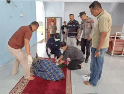 Penemuan Mayat Menggegerkan Warga di Teras Masjid Dharmasraya